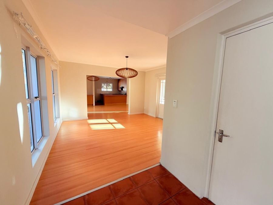 To Let 3 Bedroom Property for Rent in Pinehurst Western Cape